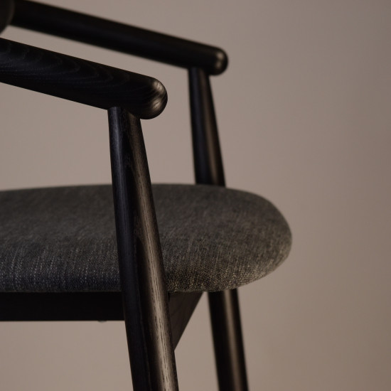 Стул полубарный Mamont semi-soft черный / Superior 19 7