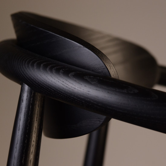 Стул полубарный Mamont semi-soft черный / Superior 19 9