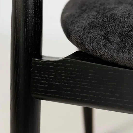 Стілець Mamont soft чорний / Magenta 15 14