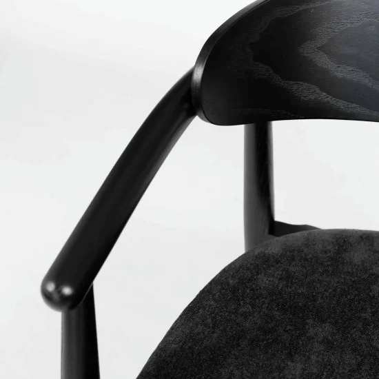 Стул Mamont semi-soft черный/Magenta 15 8