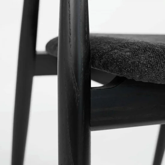 Стул Mamont semi-soft черный/Magenta 15 9