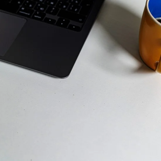 Стіл Tetra light 60 х 60 чорний метал / білий ДСП (текстура) 7