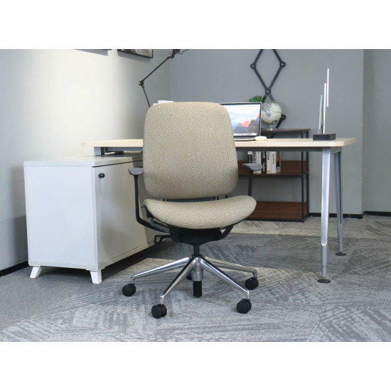 Кресло офисное OSCAR хаки ткань / алюминий 7